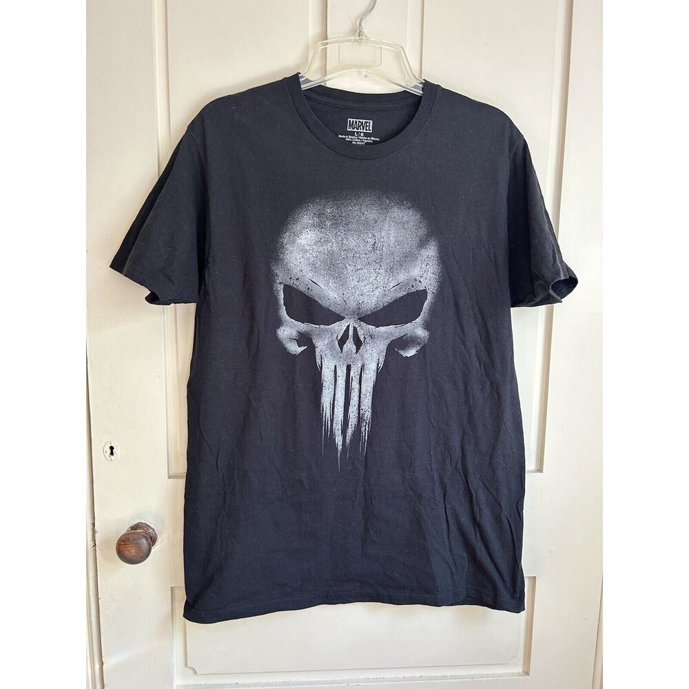 Large Marvel Black Cotton Tee W/Skull Graphics